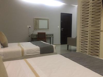 بست وسترن گران پلازا