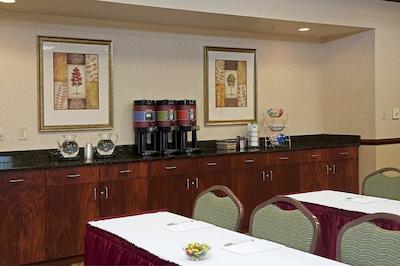 هامپتون این ایندیاناپلیز نردوست-پارک 100