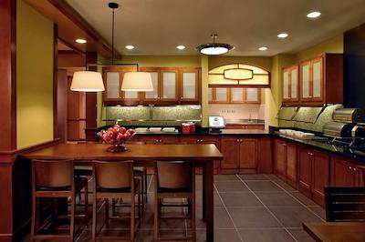 هیات پلاس میلواوکی آیرپرت