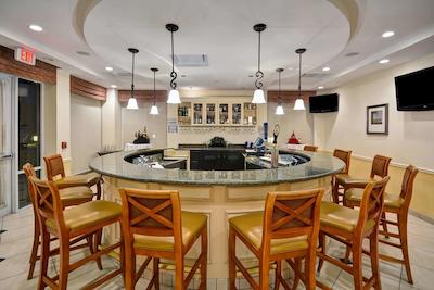 هیلتون گاردن این تامپا اسودیست/ریورویو