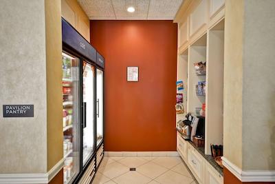 هیلتون گاردن این تامپا اسودیست/ریورویو