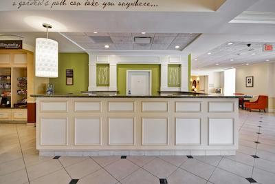 هیلتون گاردن این تامپا اسودیست/ریورویو