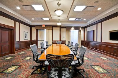 هیلتون گاردن این تامپا اسودیست/ریورویو