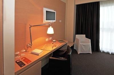 فور پوینتز بای شراتون ونیس مستر