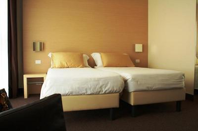 فور پوینتز بای شراتون ونیس مستر