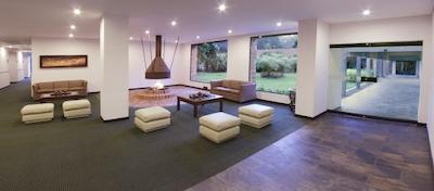 استلار رسینتو دل پنسامینتو اند سنترو د کنونشننز