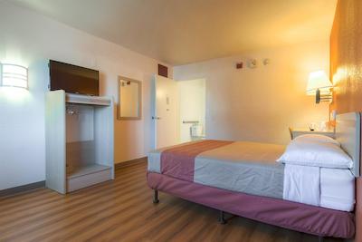 متل 6 پالم اسپرینگز-رانچو میراج