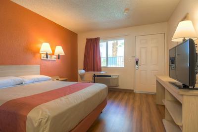 متل 6 پالم اسپرینگز-رانچو میراج