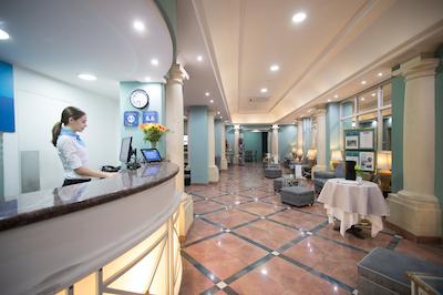 115 د استراند هتل اند سویتز