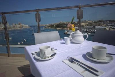 115 د استراند هتل اند سویتز