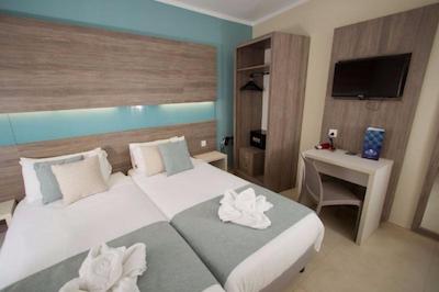 115 د استراند هتل اند سویتز