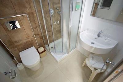 115 د استراند هتل اند سویتز