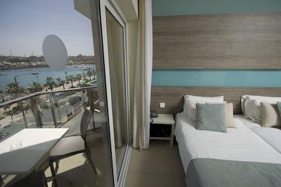 115 د استراند هتل اند سویتز