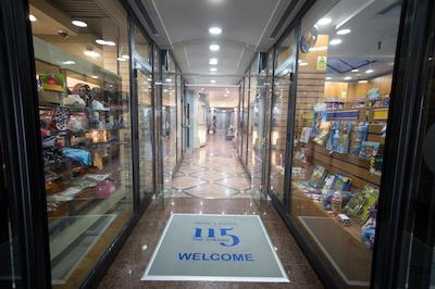 115 د استراند هتل اند سویتز