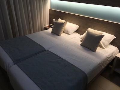 115 د استراند هتل اند سویتز