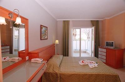 بدروم ریال پالم بیچ هتل