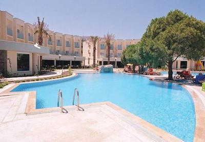 بدروم ریال پالم بیچ هتل