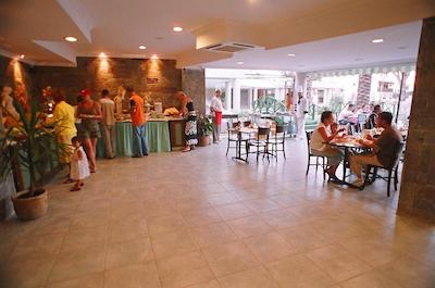 بدروم ریال پالم بیچ هتل