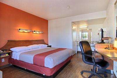 متل 6 اماریلو آیرپرت