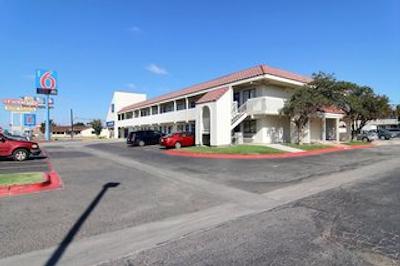 متل 6 اماریلو آیرپرت