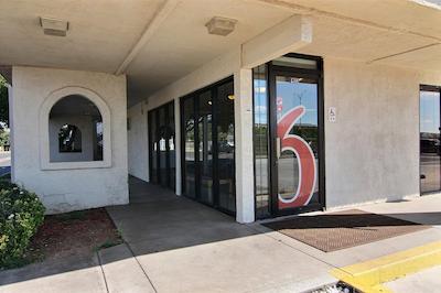 متل 6 اماریلو آیرپرت