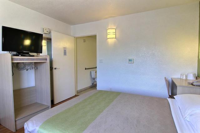 متل 6 اوستین اسود-آیرپرت