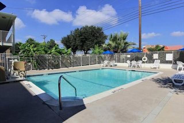 متل 6 اوستین اسود-آیرپرت