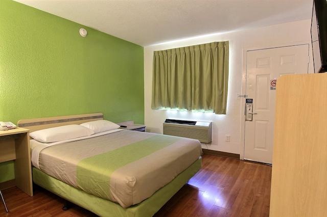 متل 6 اوستین اسود-آیرپرت