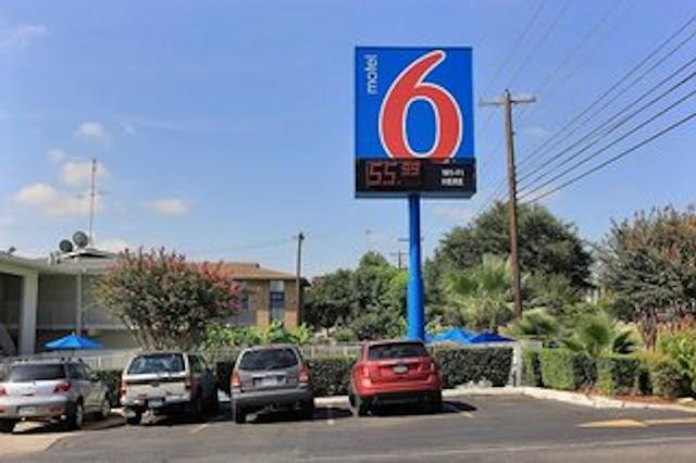 متل 6 اوستین اسود-آیرپرت