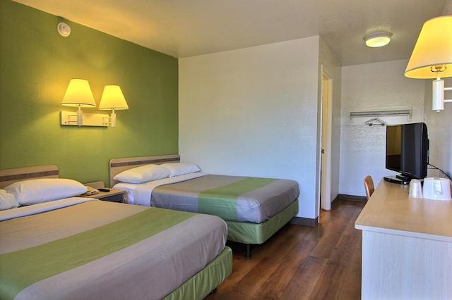 متل 6 اوستین اسود-آیرپرت