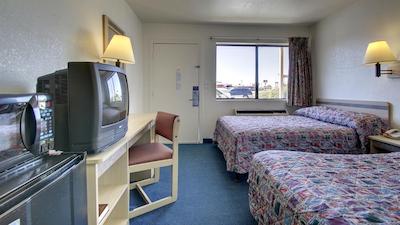 متل 6 اُکلاهما سیتی-آیرپرت