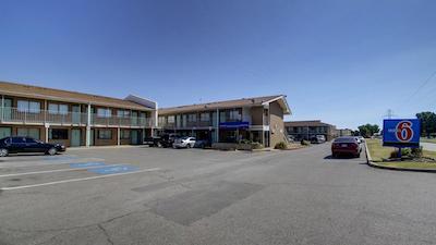 متل 6 اُکلاهما سیتی-آیرپرت