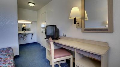 متل 6 اُکلاهما سیتی-آیرپرت