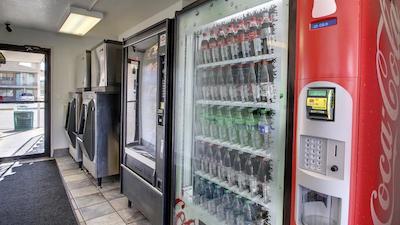 متل 6 اُکلاهما سیتی-آیرپرت