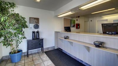 متل 6 اُکلاهما سیتی-آیرپرت