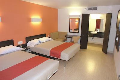 متل 6 دالاز نردیست