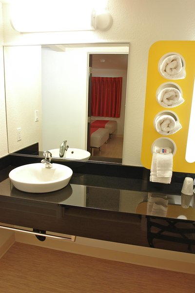 متل 6 دالاز نردیست