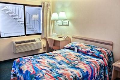 متل 6 فرسنو-بلاکستون نرد