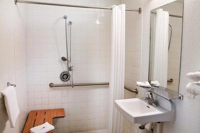 متل 6 فرسنو-بلاکستون نرد