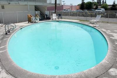 متل 6 فرسنو-بلاکستون نرد