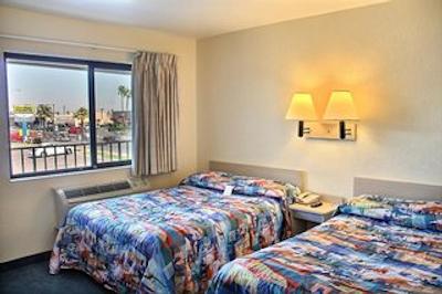 متل 6 فرسنو-بلاکستون نرد