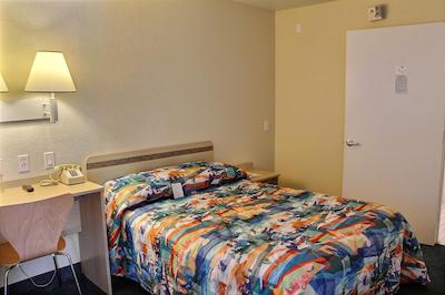 متل 6 فرسنو-بلاکستون نرد