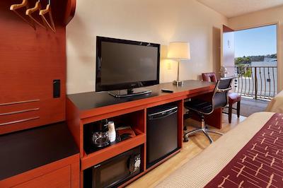 رد روف این سان دیگو-پاسیفیک بیچ / اسیورلد اریا