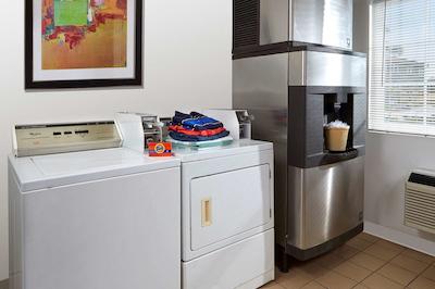 رد روف این سان دیگو-پاسیفیک بیچ / اسیورلد اریا