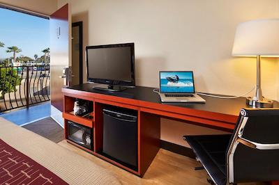 رد روف این سان دیگو-پاسیفیک بیچ / اسیورلد اریا