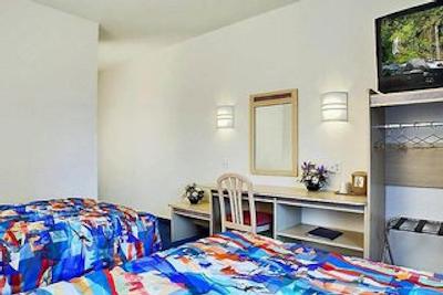 متل 6 انچراج-میدتون