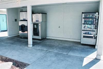 متل 6 فرسنو-بلاکستون اسود