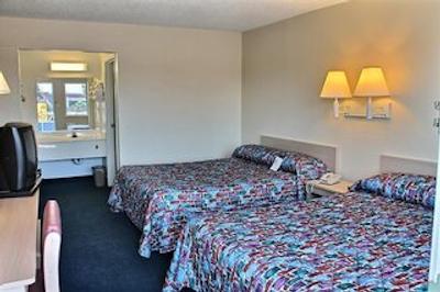 متل 6 فرسنو-بلاکستون اسود