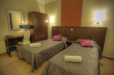 کارلتون هتل مالتا