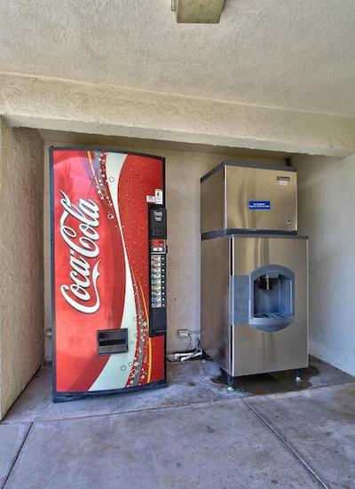 متل 6 فنیکس آیرپرت-24د استریت